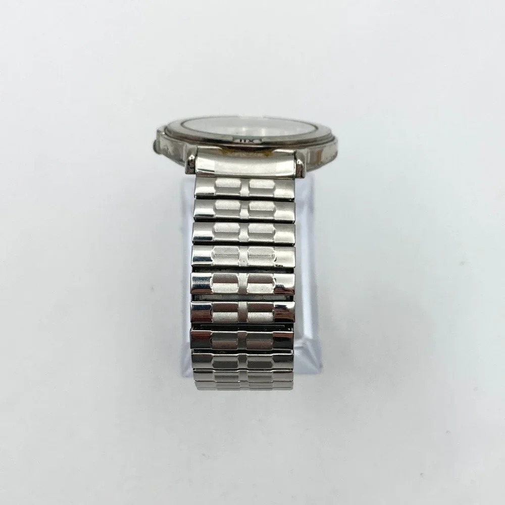 Chrysler Men's Watch 37mm Silver Tone Stretch Band New Battery SMALL 6.25